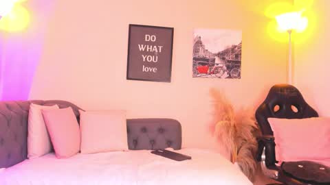 Victoriazans online show from 02/19/26, 04:08