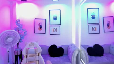 Snapshot of victoriia_doll chatting on 02/02/26, 12:15 Victoria. online show from 02/02/26, 12:15