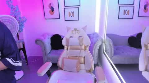 Snapshot of victoriia_doll chatting on 02/23/26, 12:24 Victoria. online show from 02/23/26, 12:24