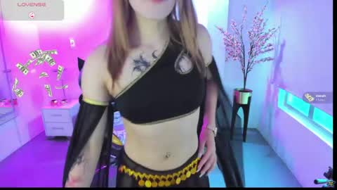 Snapshot of victoriia_doll chatting on 05/28/26, 12:35 Victoria. online show from 05/28/26, 12:35