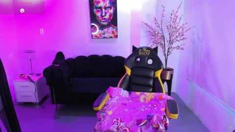 Snapshot of victoriia_doll chatting on 06/06/26, 12:32 Victoria. online show from 06/06/26, 12:32