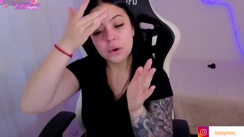 V  I C  T O R I A  online show from 02/04/26, 07:53