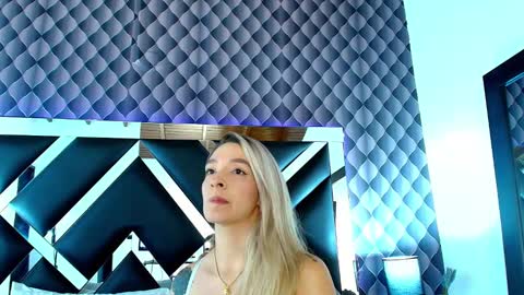 victtoria lee online show from 02/07/25, 07:38