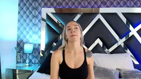 victtoria lee online show from 02/24/25, 10:14