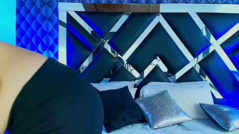 victtoria lee online show from 02/26/25, 08:22