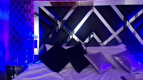 victtoria lee online show from 10/03/25, 09:45