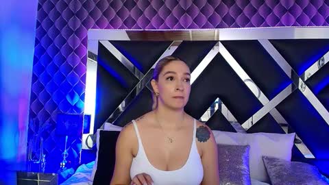 victtoria lee online show from 10/24/25, 09:22