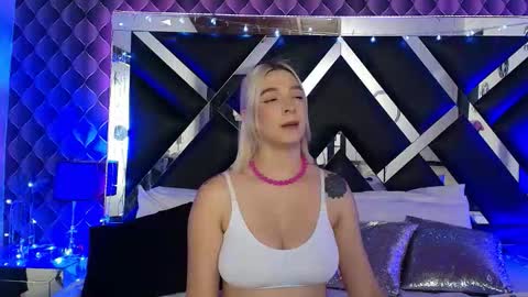 victtoria lee online show from 03/10/26, 08:14