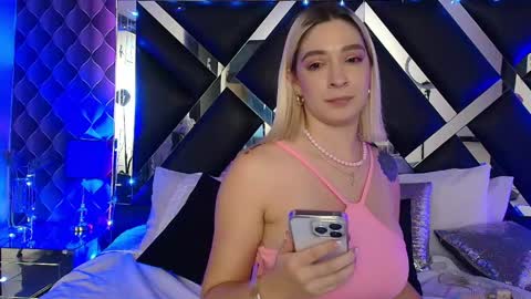 victtoria lee online show from 05/16/26, 12:51