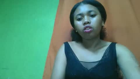 Snapshot of vierge28430 chatting on 05/16/26, 02:41 vierge28430 online show from 05/16/26, 02:41