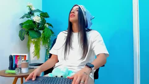 Snapshot of viictoriiasaenz chatting on 03/02/26, 07:15 viictoriiasaenz online show from 03/02/26, 07:15