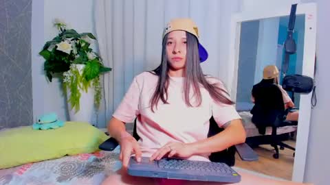 viictoriiasaenz online show from 04/24/26, 04:59