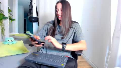 viictoriiasaenz online show from 04/28/26, 05:12