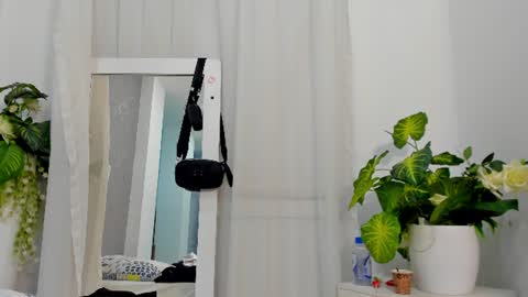 viictoriiasaenz online show from 06/10/26, 09:35