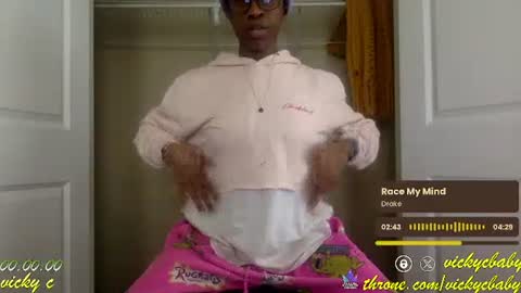 Snapshot of viiickyyy chatting on 01/30/25, 03:40 Vicky C Vicky V - Vicky C Baby Baby Vee - Schoolgurl V - V the Qween of Edging - Miss Vicky if U Nasty online show from 01/30/25, 03:40
