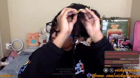 Snapshot of viiickyyy chatting on 09/19/25, 05:35 Vicky C Vicky V - Vicky C Baby Baby Vee - Schoolgurl V - V the Qween of Edging - Miss Vicky if U Nasty online show from 09/19/25, 05:35