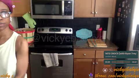 Snapshot of viiickyyy chatting on 10/18/25, 04:52 Vicky C Vicky V - Vicky C Baby Baby Vee - Schoolgurl V - V the Qween of Edging - Miss Vicky if U Nasty online show from 10/18/25, 04:52