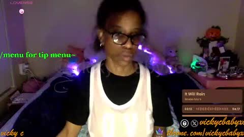 Snapshot of viiickyyy chatting on 10/24/25, 01:35 Vicky C Vicky V - Vicky C Baby Baby Vee - Schoolgurl V - V the Qween of Edging - Miss Vicky if U Nasty online show from 10/24/25, 01:35