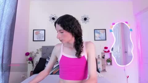 Snapshot of viioleta_cam chatting on 11/02/25, 02:41 Violet online show from 11/02/25, 02:41