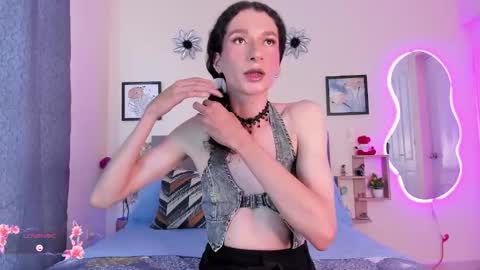 Snapshot of viioleta_cam chatting on 11/27/25, 07:16 Violet online show from 11/27/25, 07:16