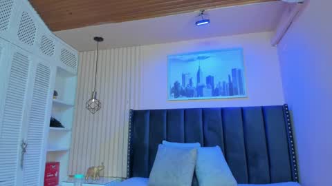 Viiolett online show from 02/11/25, 07:27