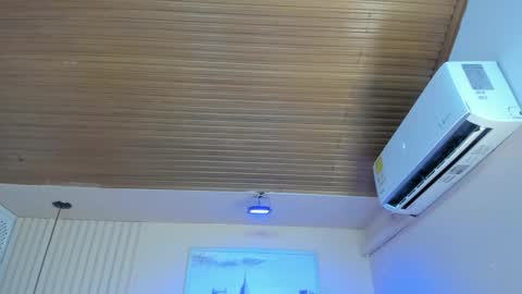 Viiolett online show from 02/28/25, 07:35