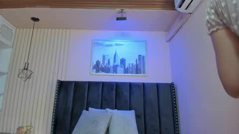 Viiolett online show from 03/04/25, 07:43