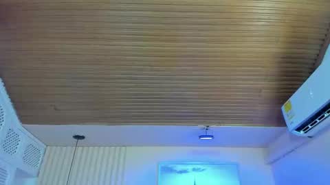 Viiolett online show from 10/02/25, 07:43