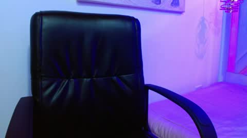 Snapshot of viiolleta chatting on 05/16/26, 12:37 viioleta online show from 05/16/26, 12:37