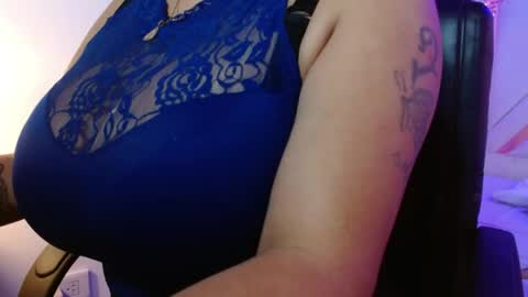 Snapshot of viiolleta chatting on 05/27/26, 12:24 viioleta online show from 05/27/26, 12:24