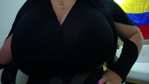 Snapshot of viiolleta chatting on 06/29/26, 12:27 viioleta online show from 06/29/26, 12:27