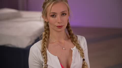 vika54784 online show from 11/07/25, 03:39