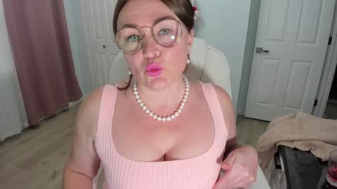 Ukrainian-woman online show from 12/09/24, 04:15