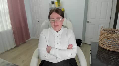 Ukrainian-woman online show from 02/11/25, 03:08