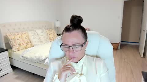 Ukrainian-woman online show from 09/15/25, 01:11