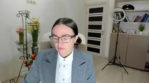 Snapshot of vika7333 chatting on 12/18/25, 06:19 Ukrainian-woman online show from 12/18/25, 06:19