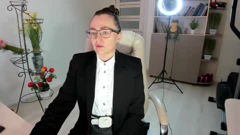 Snapshot of vika7333 chatting on 01/15/26, 07:57 Ukrainian-woman online show from 01/15/26, 07:57