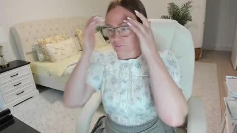 Snapshot of vika7333 chatting on 05/11/26, 11:49 Ukrainian-woman online show from 05/11/26, 11:49