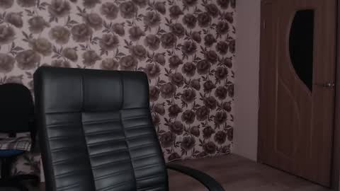 Snapshot of vikaericka chatting on 01/19/25, 10:17 Vika online show from 01/19/25, 10:17