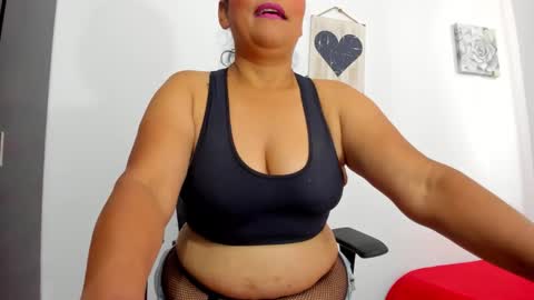 Viki Mom  online show from 11/12/25, 05:46