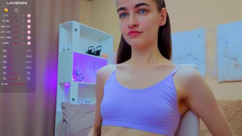 vikiberry online show from 11/28/25, 05:21