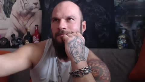Snapshot of viking_me chatting on 01/15/25, 10:06 viking online show from 01/15/25, 10:06