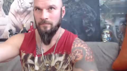 Snapshot of viking_me chatting on 01/23/25, 10:22 viking online show from 01/23/25, 10:22