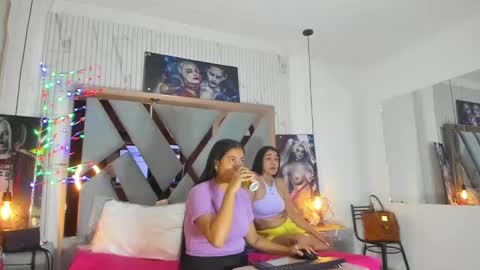 Snapshot of vikitomson chatting on 12/15/24, 12:49 vikiTomson online show from 12/15/24, 12:49