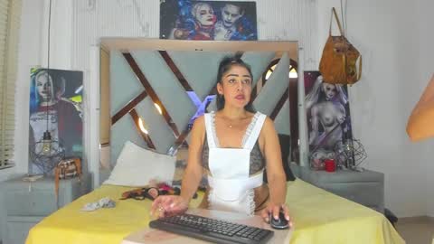 Snapshot of vikitomson chatting on 01/09/25, 04:28 vikiTomson online show from 01/09/25, 04:28