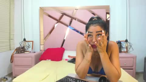 Snapshot of vikitomson chatting on 02/06/25, 05:19 vikiTomson online show from 02/06/25, 05:19