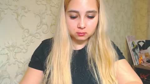 Snapshot of vikiwaitingforyou chatting on 04/20/26, 02:42 Vitoria online show from 04/20/26, 02:42