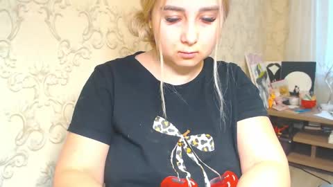 Snapshot of vikiwaitingforyou chatting on 04/25/26, 01:41 Vitoria online show from 04/25/26, 01:41