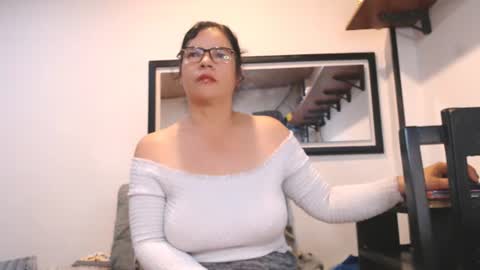 Snapshot of vikktoriaaa chatting on 07/03/26, 06:09 VIKKKTORIAAA online show from 07/03/26, 06:09