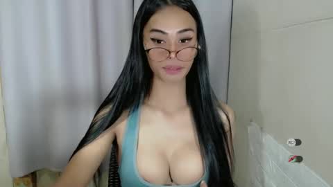 vikkylustfull online show from 02/27/25, 04:43